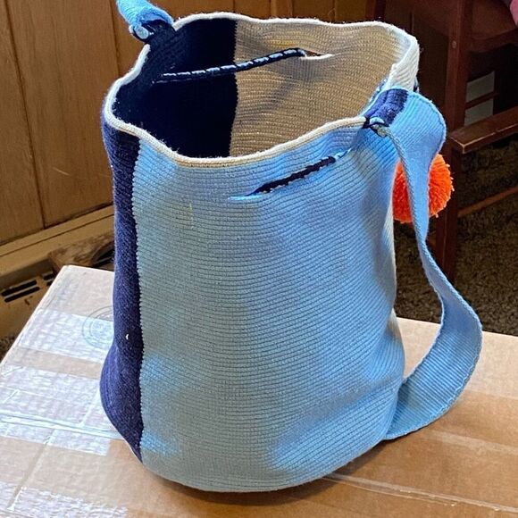 Sophie Anderson Lilla Hand Crocheted Pom Pom Drawstring Bucket Bag Beach Anthrop - Picture 6 of 10